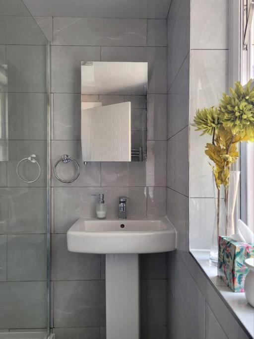 Southall Inn - Near Heathrow Екстериор снимка
